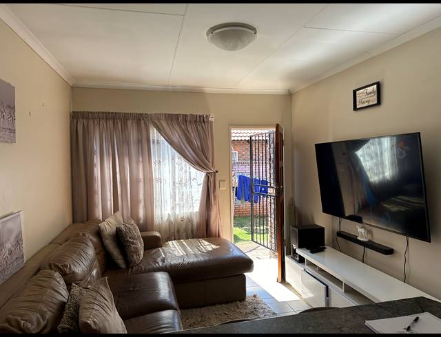 3 BEDROOM GATED ESTATE FOR SALE IN THE ORCHARDS